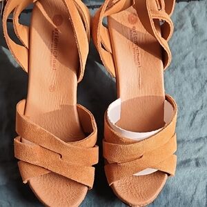 Women's Tan Sandals